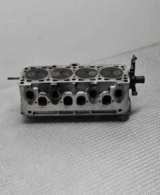 Volkswagen Golf III Engine head 