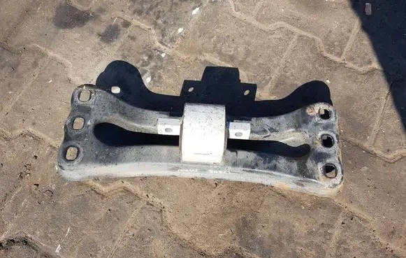 Mercedes-Benz C W205 Gearbox mounting bracket A2052420001XAUTOPX A2052420001