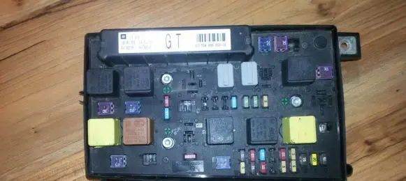Opel Zafira B Fuse box set 743381 1534937