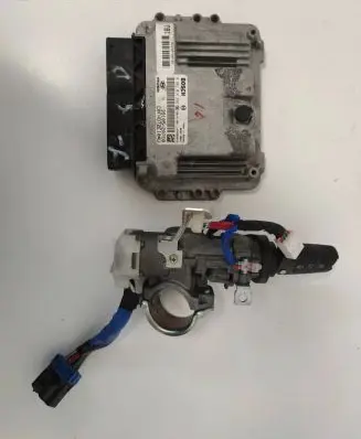 Hyundai i30 Engine control unit/module 391052A710 1039S25415 C0FHDT2EL04U