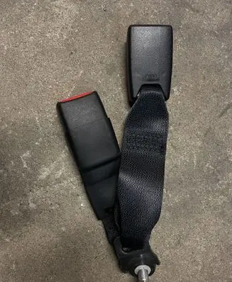 Mazda CX-7 Rear seatbelt buckle