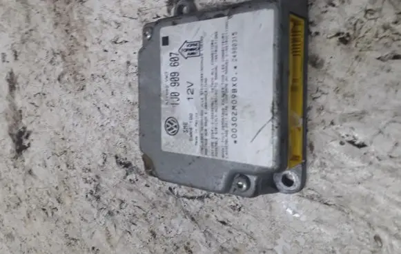 Volkswagen PASSAT B5 Airbag control unit/module 1J0909607