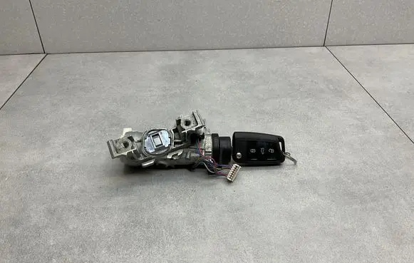 Skoda Superb B8 (3V) Ignition lock 5Q0905865A 1K0905851