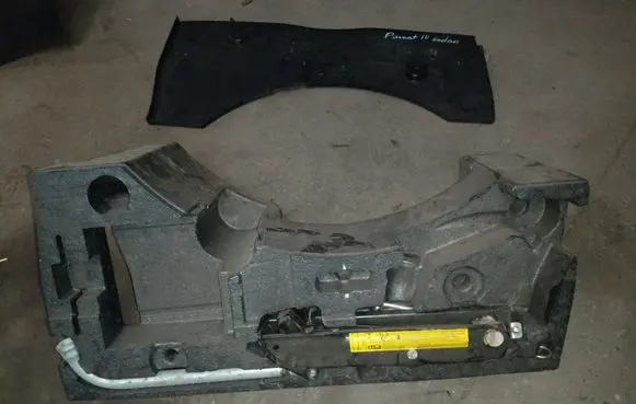 Volkswagen PASSAT B7 Tool set 3C0011031B