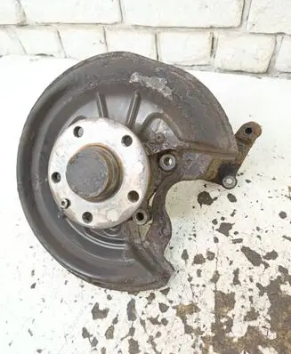 Volkswagen Golf Plus Rear wheel hub