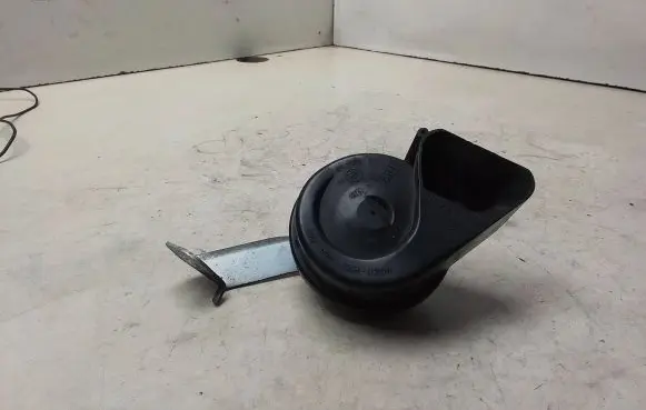 Mercedes-Benz B W245 Horn signal 703881165
