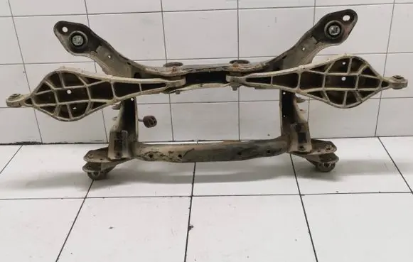 Volvo XC70 Rear subframe 