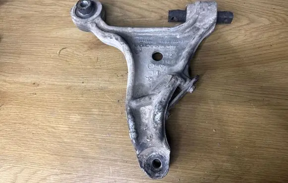 Volvo S80 Front control arm 9492108