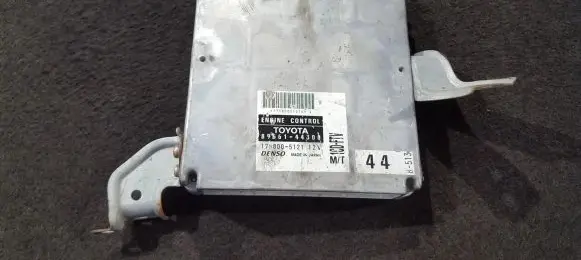 Toyota Avensis T220 Engine control unit/module 8966144300 89661-44300