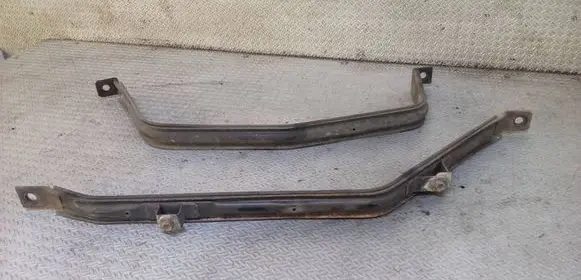 Toyota Prius (XW30) Fuel tank mounting bracket