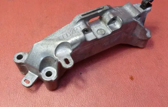 Citroen C3 Engine mounting bracket 9674960380