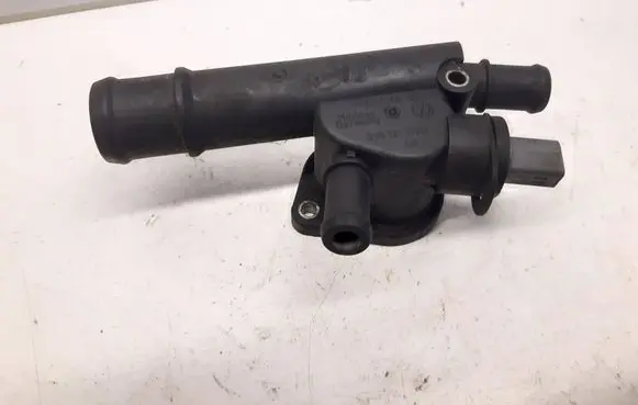 Volkswagen Touran I Engine coolant pipe/hose 038121132D