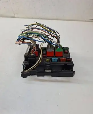 Peugeot 307 Fuse module 9646405280 21184561 BSMB3