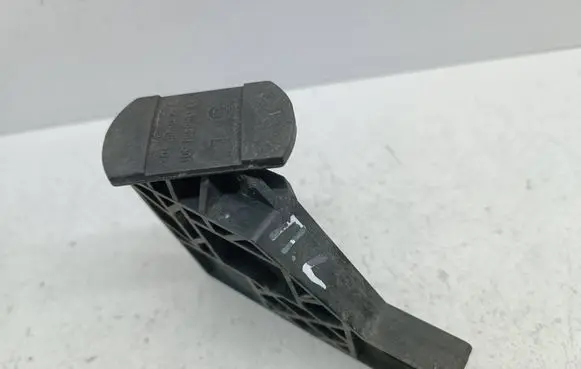 BMW Z3 E36 Front bumper mounting bracket 51118401801 8401801
