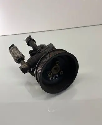 Volkswagen Golf IV Power steering pump 1J0422154