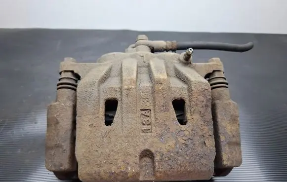 Lexus RX III Front brake caliper 
