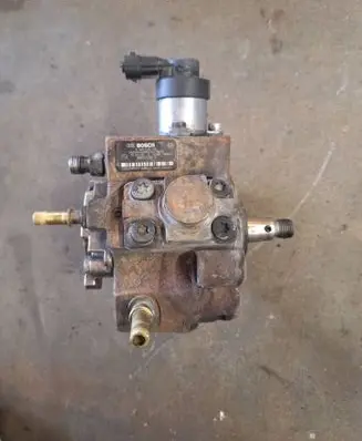 Peugeot 308 SW Fuel injection high pressure pump 0445010102 9683703780