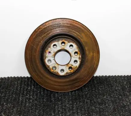 Volkswagen Golf VII Front brake disc