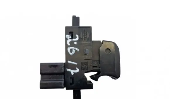 Nissan Note (E11) Electric window control switch