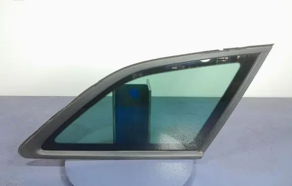 Nissan Atleon Rear side window 5FE845300AG