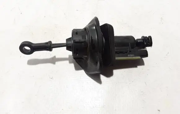 Clutch slave cylinder