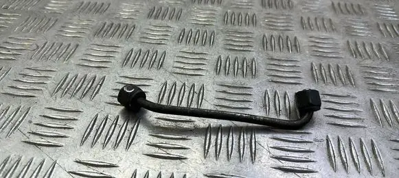 Fuel injector supply line/pipe