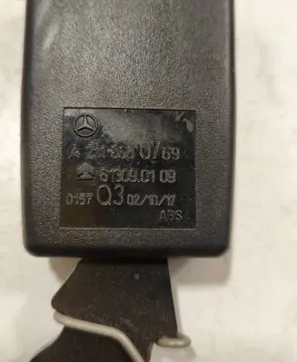 Mercedes-Benz E W211 Rear seatbelt buckle A2118600769 613090109
