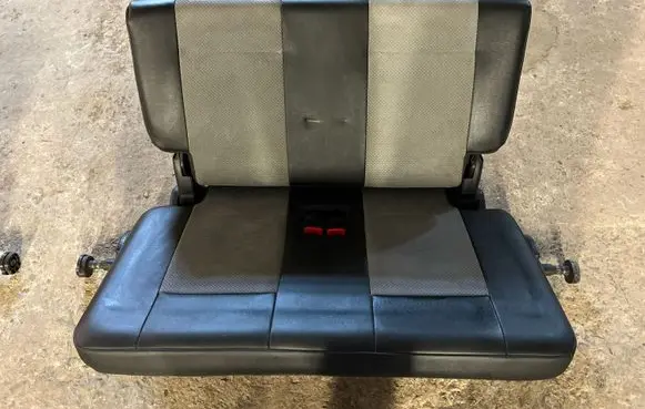 Mitsubishi Pajero Third row seats 