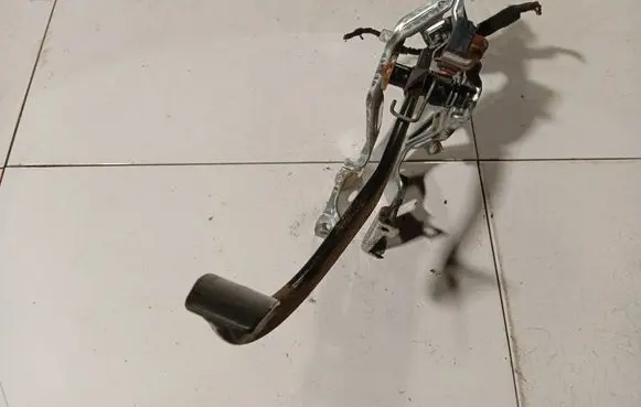 Opel Zafira B Brake pedal 24463406