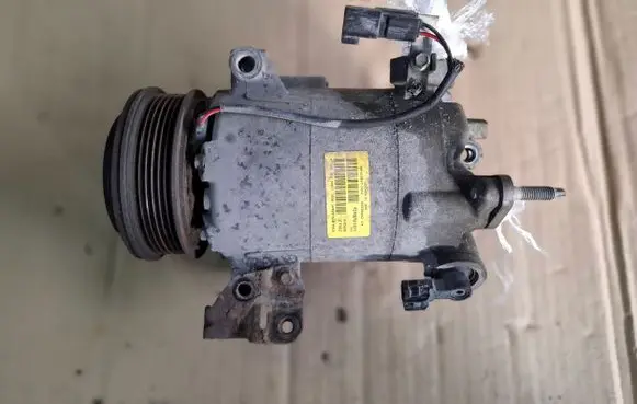 Ford C-MAX II Air conditioning (A/C) compressor (pump) 19D629