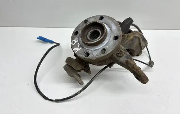Peugeot 208 I Front wheel hub spindle knuckle 