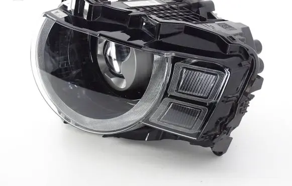 Land Rover Defender Headlight/headlamp L8B2-13W030-HG