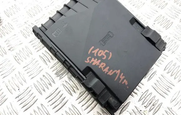 Volkswagen Sharan Fuse box cover 1K0937132F