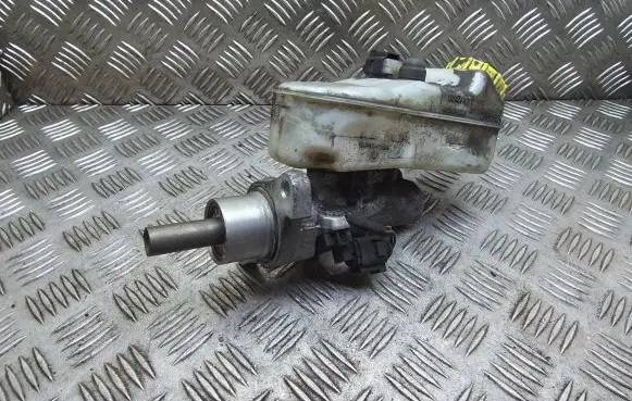 Volkswagen Transporter - Caravelle T5 Master brake cylinder 7E0611303B