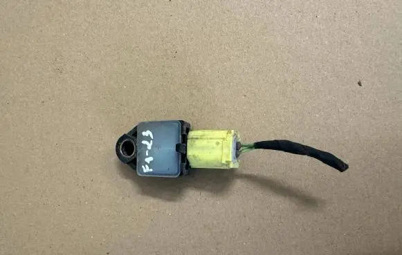 Fiat Freemont Airbag deployment crash/impact sensor P56038950AA 39754C TWPQE0984AA844