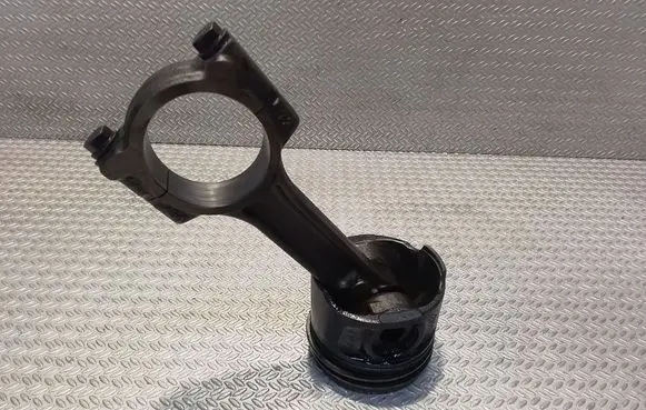 Dacia Logan I Piston 7701475075 7701475074
