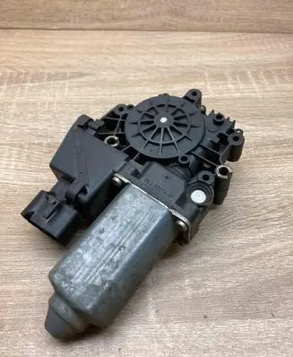 Audi A6 S6 C5 4B Front door window regulator motor 05071941 119024114