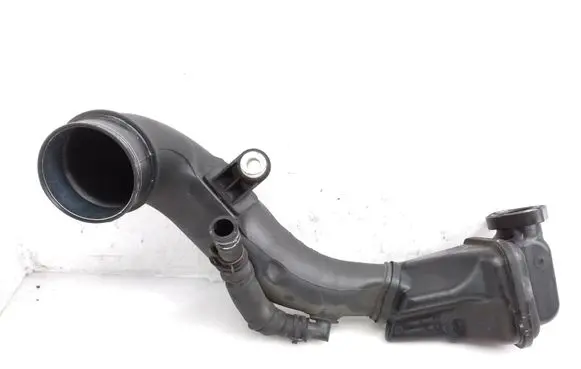Opel Movano B Turbo air intake inlet pipe/hose 8200958500C H8200987778