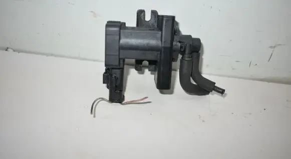 Citroen C4 I Picasso Turbo solenoid valve 9660693180
