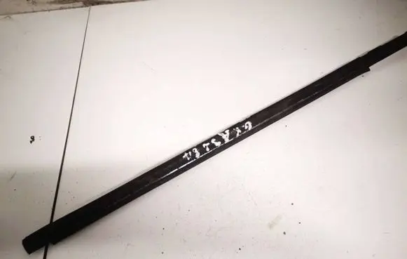 Honda CR-V Rear door glass trim molding