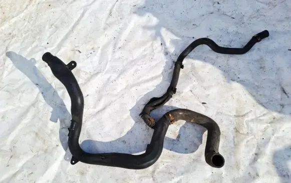 Opel Zafira A Engine coolant pipe/hose 13111681