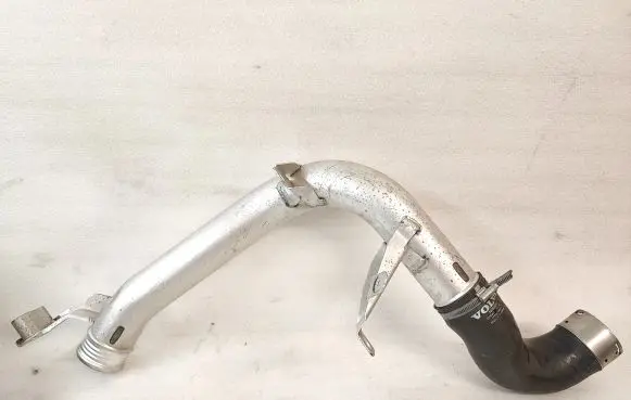 Volvo XC90 Intercooler hose/pipe 32222269