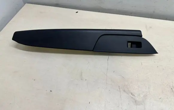Volkswagen Touareg II Other front door trim element 7P1867166
