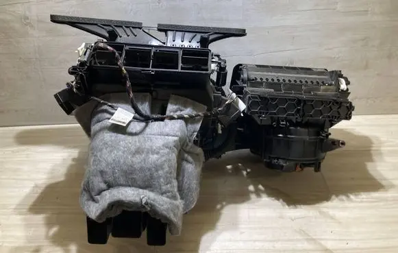 Skoda Octavia Mk3 (5E) Interior heater climate box assembly 5q1816005ak CZ4432903720