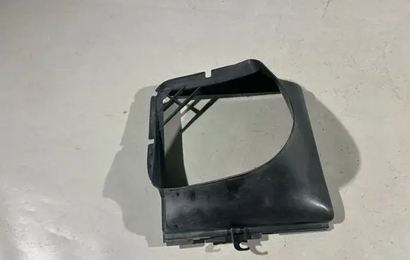 Volkswagen Touareg II Intercooler air channel guide 7P0117340