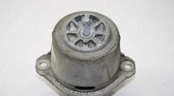 Porsche Cayenne (92A) Engine mount bracket 7P6199131