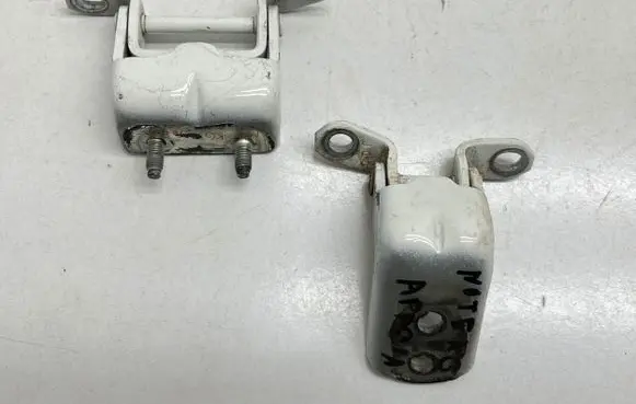 Nissan Note (E12) Rear door hinge set 