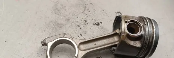 BMW 3 E90 E91 Piston with connecting rod 512X46