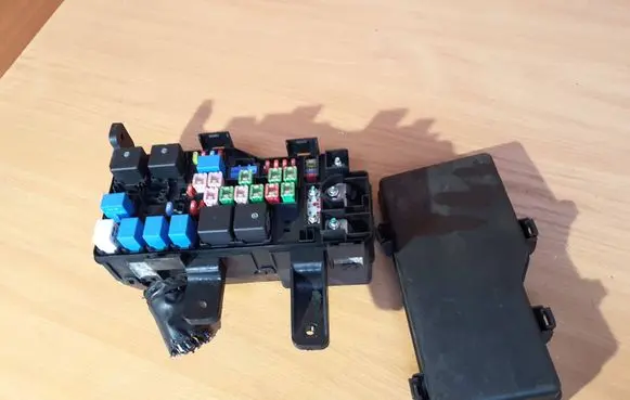 Hyundai H-1, Starex, Satellite Fuse module 91203-4H510