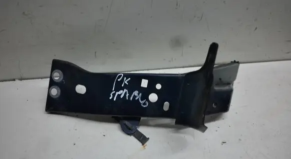 Mazda 3 II Fender mounting bracket